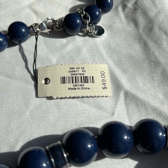 Talbots Resin Navy Blue Necklace 18.5 inches NWOT - Picture 4 of 6